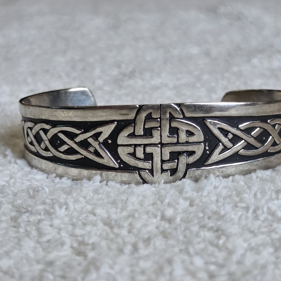 Silver Celtic Knot Bracelet - Picture 2 of 3